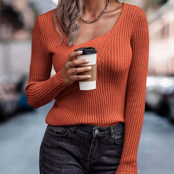 Luxe Ribbed Fitted Sweater Top - Picture 16 of 16